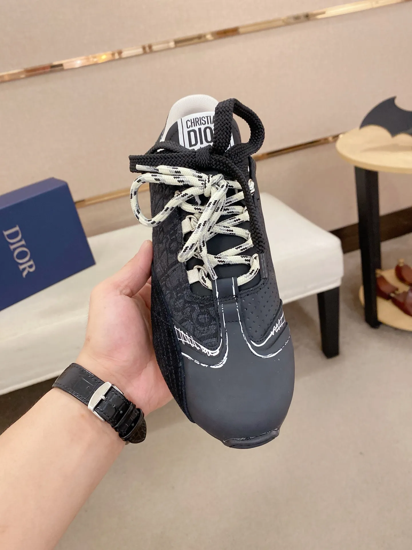 Men's shoes💰: 500💰Couple style💏 [Dior·Dior] New casual sports style men's shoes, new spring and summer design, perfect workmanship, lace-up lazy style to create wardrobe quality, upper: imported first-layer cowhide, mesh breathable lining soft and comfortable, ultra-light TPU wear-resistant outsole, simple, versatile fashion men's shoes, excellent color code number 35--44. (45,46 customized items are not returnable or exchangeable)